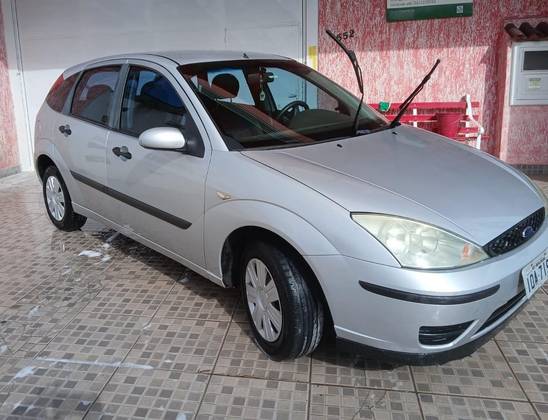 FORD FOCUS 1.6 GL 8V FLEX 4P MANUAL FORD FOCUS 1.6 GL 8V FLEX 4P MANUAL